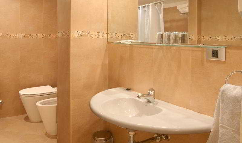 Hotel Tirol Сан-Карлос-де-Барилоче Экстерьер фото